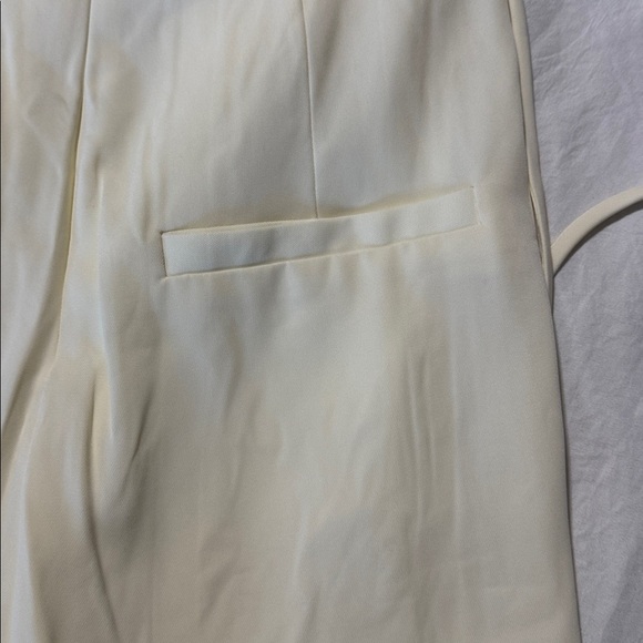 Mac Duggal Ivory Crepe Halter Neck Flower Detail Jumpsuit - Picture 15 of 16